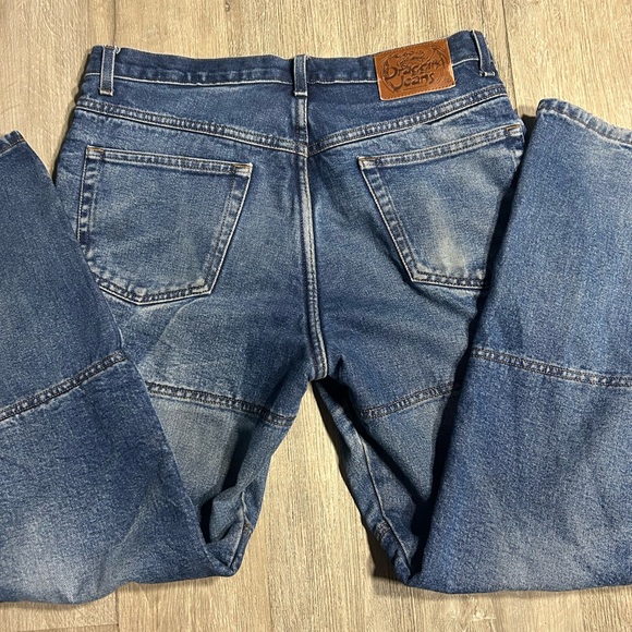 Relaxed Fit Men's Jeans in Classic Blue - Picture 4 of 6